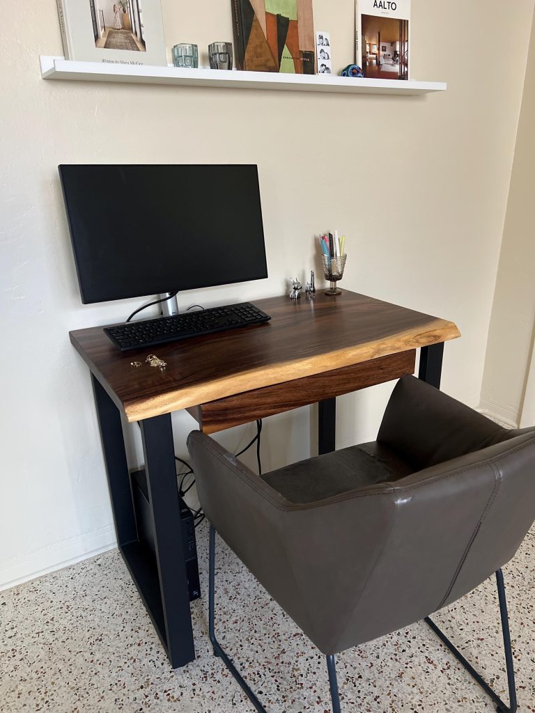 Live Edge Desk with U Shaped Legs photo review