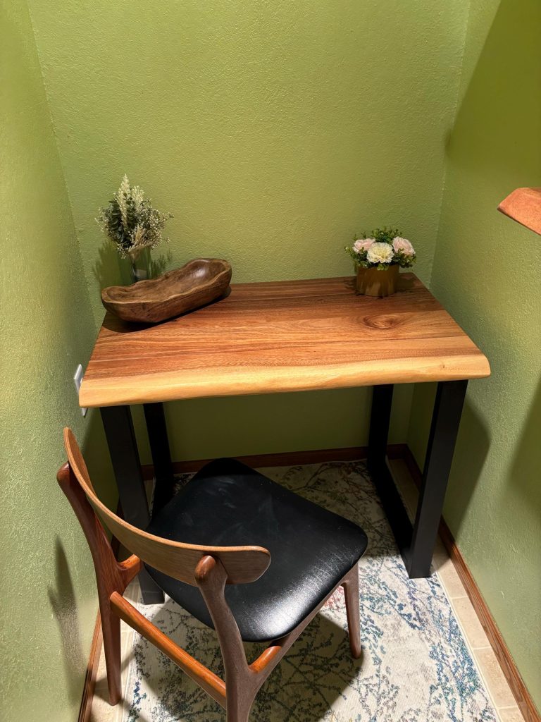 Live Edge Desk with U Shaped Legs photo review